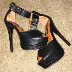 Black peep toe heels